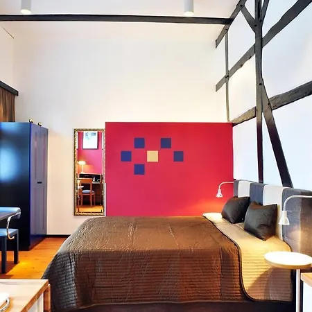 „herrenhausen“ - Stilvolles In Fachwerkhaus Apartment *
